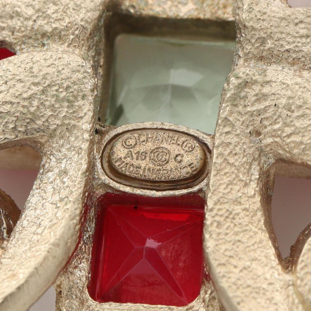 CHANEL Red Pearl Logo Brooch - Picture 3 of 5